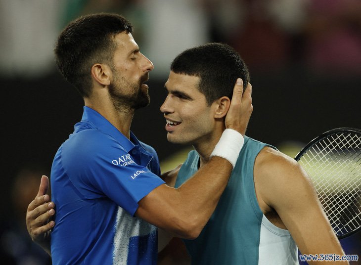 Djokovic phản pháo cáo buộc 'giả đau' để thắng Alcaraz - Ảnh 2.