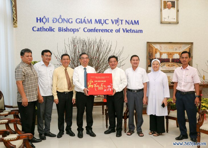 Phó bí thư Thành ủy Nguyễn Phước Lộc thăm cá nhân tiêu biểu tại TP.HCM - Ảnh 4.