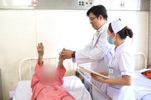 Sinh hoạt, ăn uống đảo lộn ngày Tết, nguy cơ đột quỵ cao