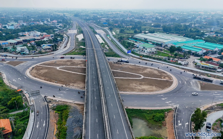 Nguyên bí thư Thành ủy Hà Nội Phạm Quang Nghị: Đất nước tự tin bước vào kỷ nguyên mới - Ảnh 10.