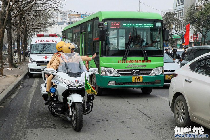 Xử lý hơn 8.800 trường hợp vi phạm giao thông trong ngày đầu nghỉ Tết， tai nạn giảm mạnh  - Ảnh 1.