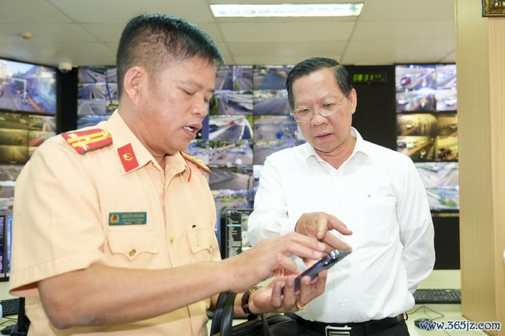 Chủ tịch Phan Văn Mãi: Sớm hoàn thành trung tâm dữ liệu cho giao thông thông minh  - Ảnh 3.