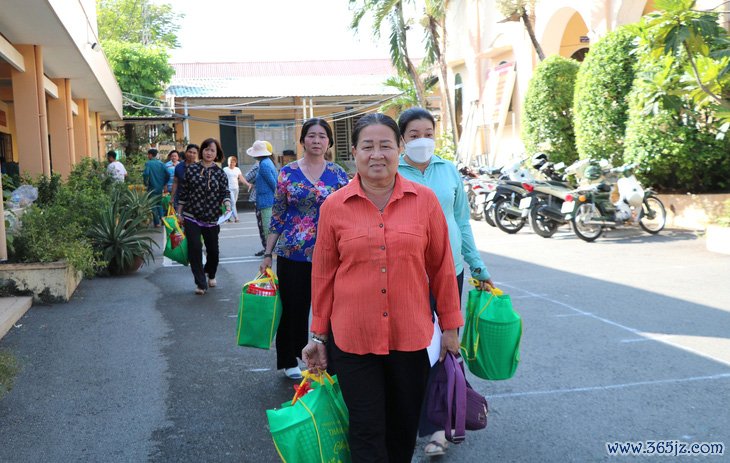 Đón Tết trong nhà mới - Ảnh 2.