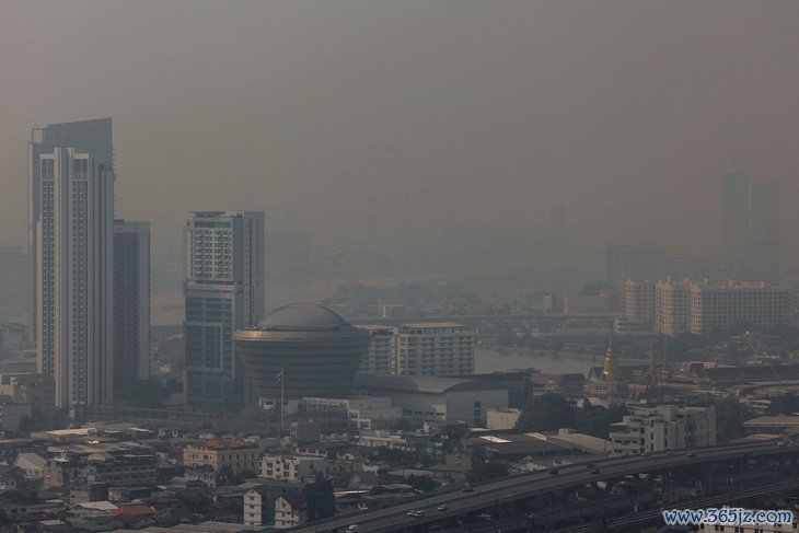 Thái Lan thí điểm 'giao thông xanh' đối phó ô nhiễm không khí tại Bangkok - Ảnh 1.