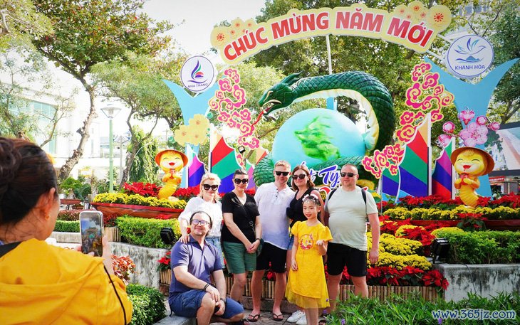 Nhộn nhịp tour đảo Nha Trang， du khách cầu cả năm luôn mặn mà - Ảnh 2.