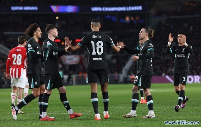 Gakpo không mừng bàn mở tỷ số trận PSV 3-2 Liverpool tối 29/1. Ảnh: AFP