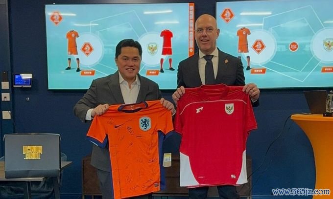 Chủ tịch PSSI Erick Thohir (trái) và Tổng thư ký KNVB Gijs de Jong tại Hà Lan ngày 27/1/2025. Ảnh: Kompas